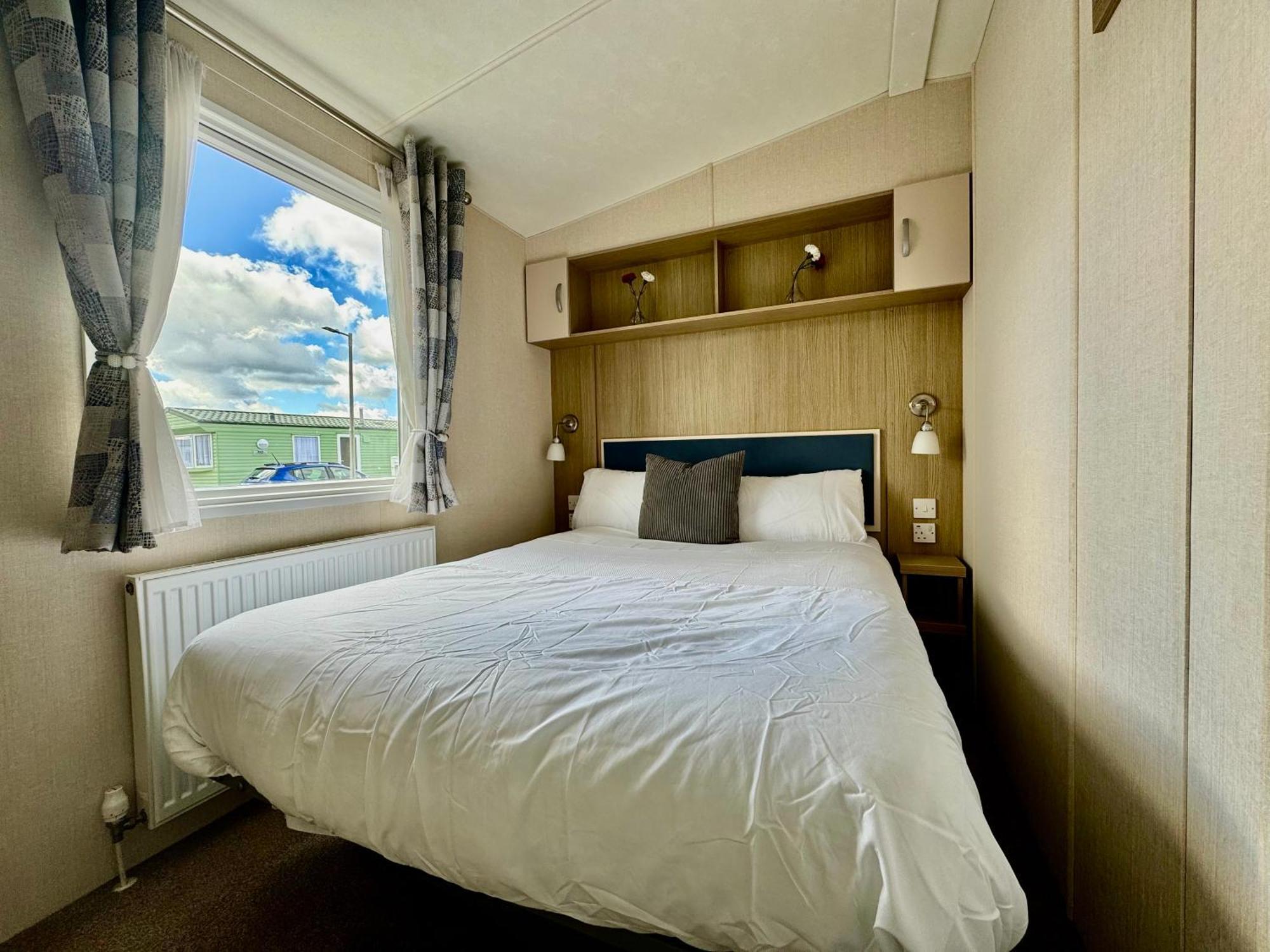 New Sea View Platinum Caravan With Huge Decking Ньюкасл-апон-Тайн Екстер'єр фото