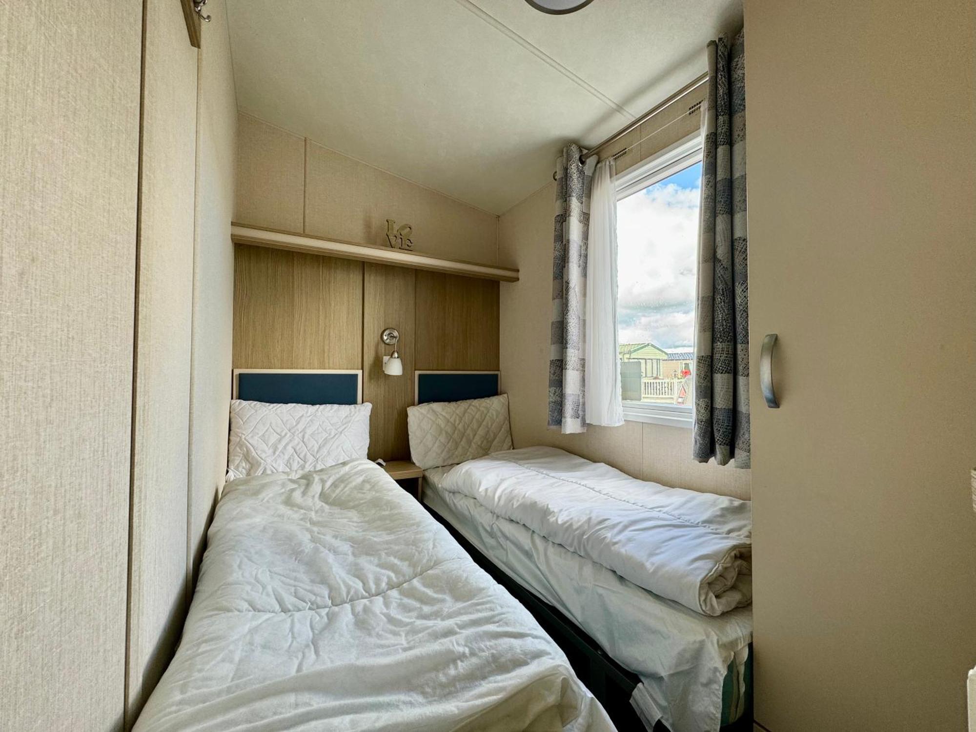 New Sea View Platinum Caravan With Huge Decking Ньюкасл-апон-Тайн Екстер'єр фото